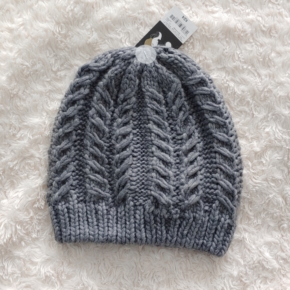 💜3/$18 NWT MIXIT gray cable knit skull cap - Picture 2 of 4
